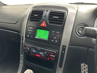 2006 Holden Commodore - Thumbnail