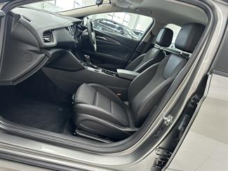 2018 Holden Commodore - Thumbnail