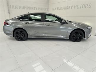 2018 Holden Commodore - Thumbnail