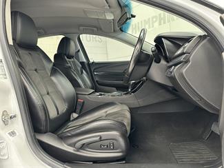 2016 Holden Commodore - Thumbnail