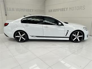 2016 Holden Commodore - Thumbnail