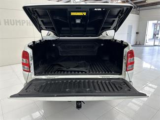 2016 Mitsubishi Triton - Thumbnail