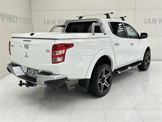 2016 Mitsubishi Triton - Thumbnail