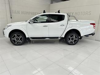 2016 Mitsubishi Triton - Thumbnail