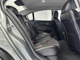 2015 Holden Commodore - Thumbnail