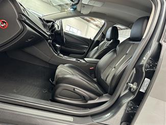 2017 Holden Commodore - Thumbnail