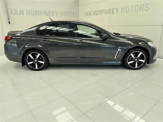 2017 Holden Commodore - Thumbnail