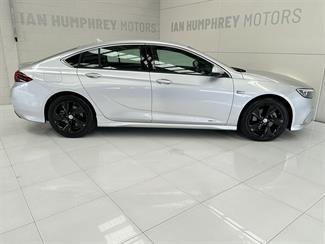 2018 Holden Commodore - Thumbnail
