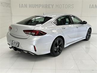 2018 Holden Commodore - Thumbnail
