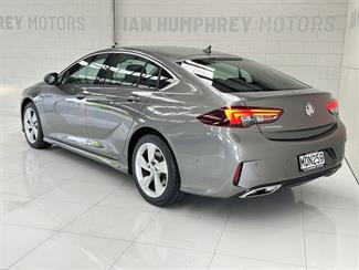 2019 Holden Commodore - Thumbnail