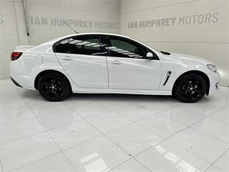 2016 Holden Commodore - Thumbnail