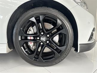 2015 Holden Commodore - Thumbnail