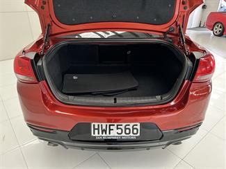 2015 Holden Commodore - Thumbnail