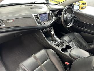 2016 Holden Commodore - Thumbnail