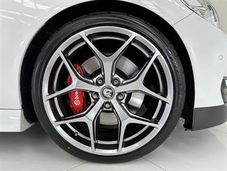 2016 Holden Commodore - Thumbnail