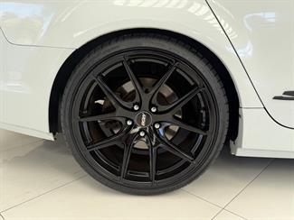 2012 Holden Commodore - Thumbnail