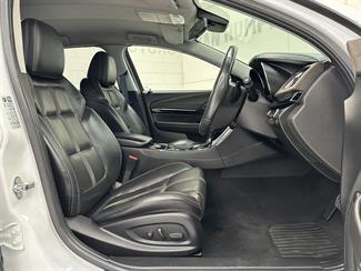 2017 Holden Commodore - Thumbnail