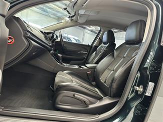 2015 Holden Commodore - Thumbnail