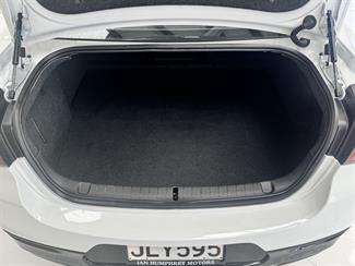 2014 Holden Commodore - Thumbnail