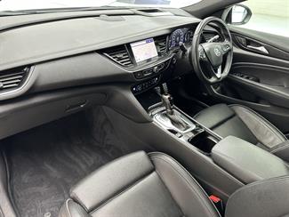 2020 Holden Commodore - Thumbnail