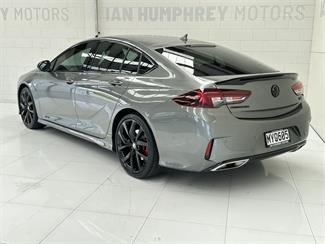 2020 Holden Commodore - Thumbnail