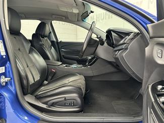 2016 Holden Commodore - Thumbnail