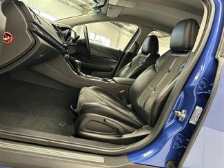 2016 Holden Commodore - Thumbnail