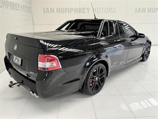 2017 Holden Commodore - Thumbnail