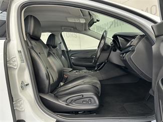 2017 Holden Commodore - Thumbnail