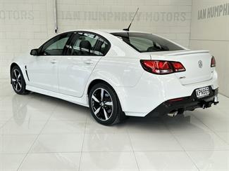 2017 Holden Commodore - Thumbnail