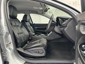 2016 Holden Commodore - Thumbnail