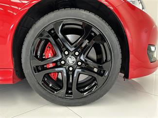 2017 Holden Commodore - Thumbnail