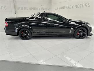 2017 Holden Commodore - Thumbnail