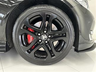 2017 Holden Commodore - Thumbnail