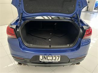 2016 Holden Commodore - Thumbnail