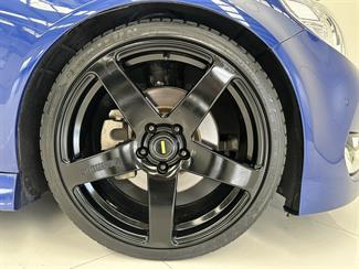 2016 Holden Commodore - Thumbnail