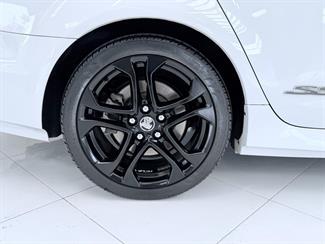 2015 Holden Commodore - Thumbnail