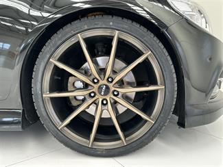 2015 Holden Commodore - Thumbnail