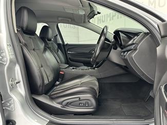 2016 Holden Commodore - Thumbnail