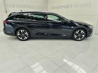 2018 Holden Commodore - Thumbnail