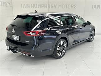2018 Holden Commodore - Thumbnail