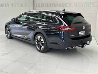 2018 Holden Commodore - Thumbnail