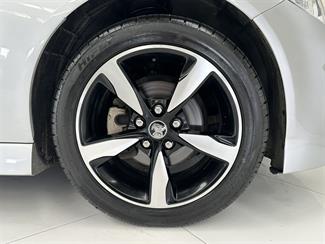 2017 Holden Commodore - Thumbnail