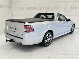 2010 Holden Commodore - Thumbnail