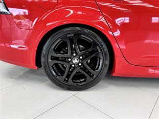 2015 Holden Commodore - Thumbnail