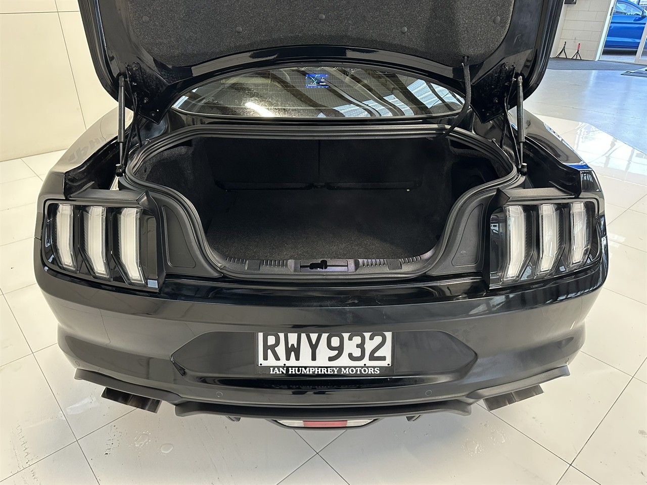 2022 Ford Mustang