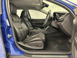 2016 Holden Commodore - Thumbnail