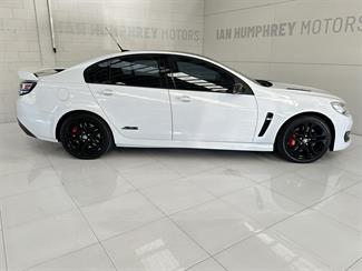 2017 Holden Commodore - Thumbnail