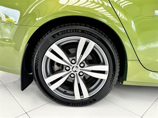 2015 Holden Commodore - Thumbnail