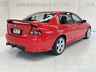 2005 Holden Commodore - Thumbnail